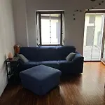 公寓 Cozy Near Como, Sleeps For 2 *