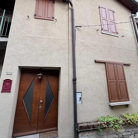 Cozy Near Como, Sleeps For 2 * Maslianico