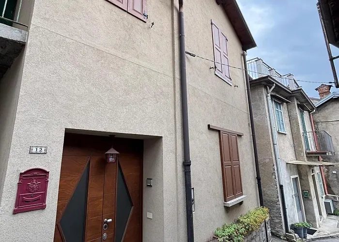Cozy Near Como, Sleeps For 2 Apartamento