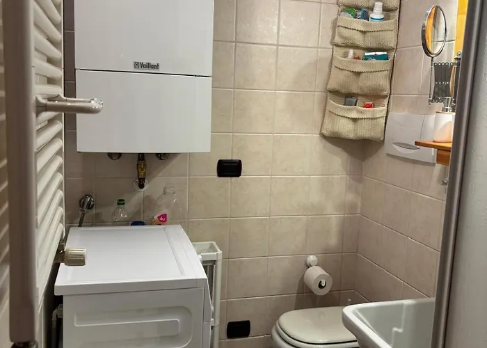 Apartamento Cozy Near Como, Sleeps For 2 *