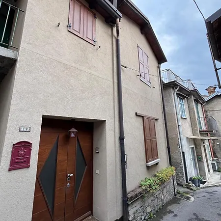 Cozy Near Como, Sleeps For 2 Appartement