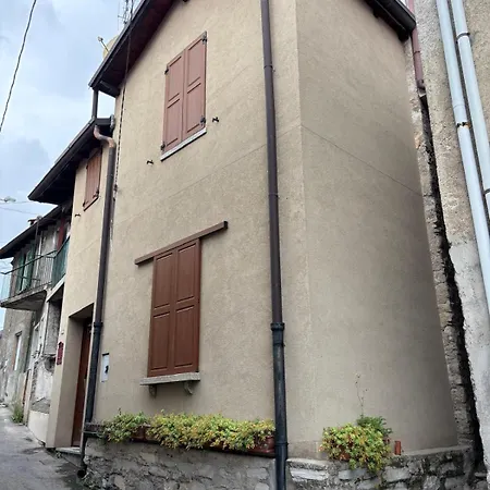 Cozy Near Como, Sleeps For 2 * Maslianico