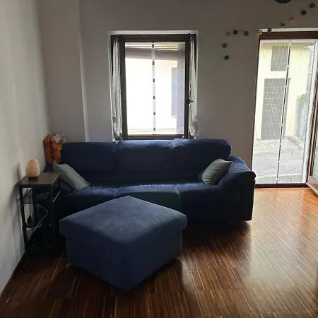 דירה Cozy Near Como, Sleeps For 2 *